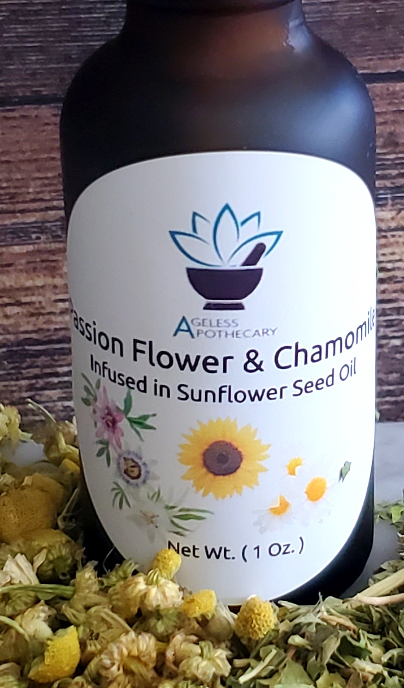 Passionflower & Chamomile Infused Sunflower Seed Oil (Passiflora incarnata, Matricaria recutita, Helianthus annuus)
